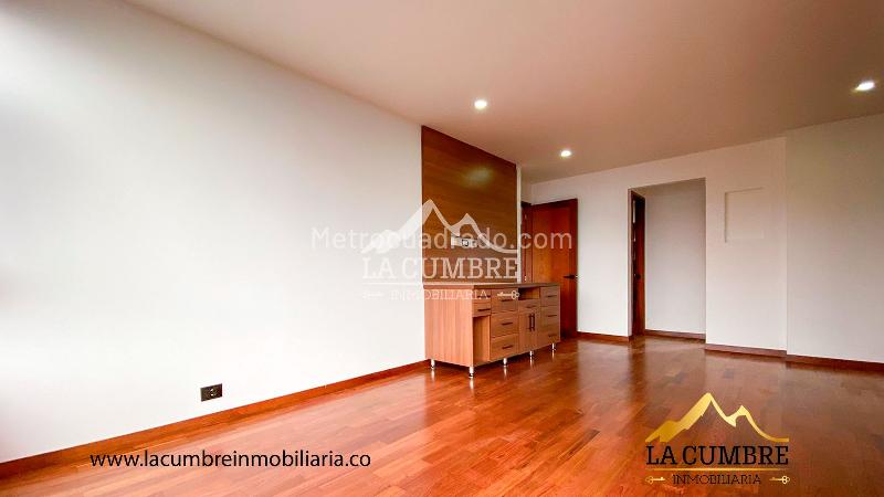 Apartamento Estiloso de 3 Alcobas en El Poblado Las Lomas - 9