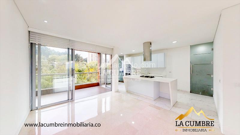 Apartamento Amplio de 3 Alcobas con Piscina en El Tesoro - 5