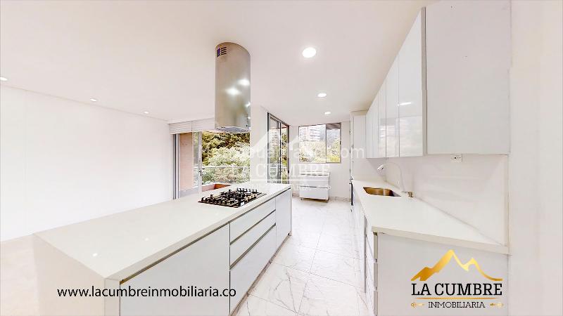 Apartamento Amplio de 3 Alcobas con Piscina en El Tesoro - 7