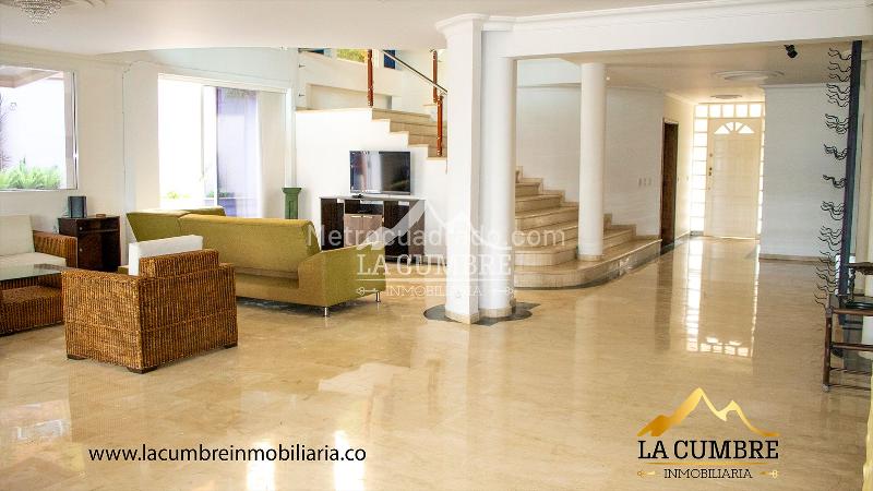 Casa en Alquiler en Altos del Poblado con Jacuzzi - 3