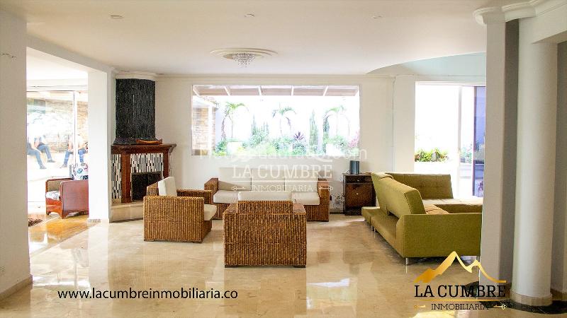 Casa en Alquiler en Altos del Poblado con Jacuzzi - 4