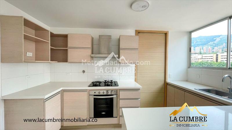 Spacious 3BR Apartment with Pool in Santa Maria de Los Angeles - 5