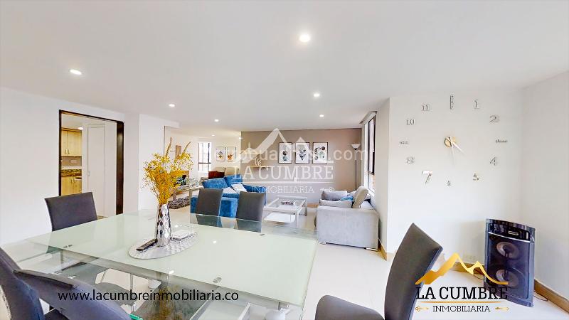 Furnished 3BR Apartment with Double Covered Parking in El Poblado (La Inferior) - 2