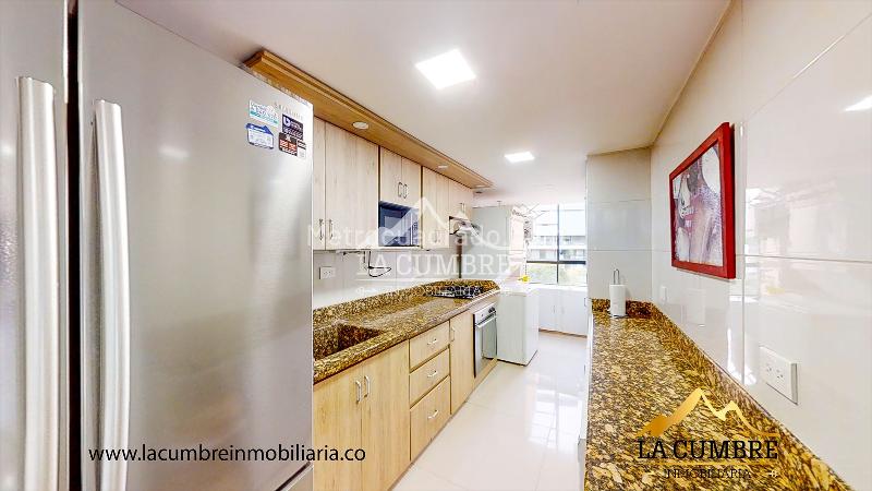 Furnished 3BR Apartment with Double Covered Parking in El Poblado (La Inferior) - 6