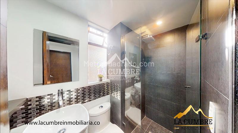 Furnished 3BR Apartment with Double Covered Parking in El Poblado (La Inferior) - 9