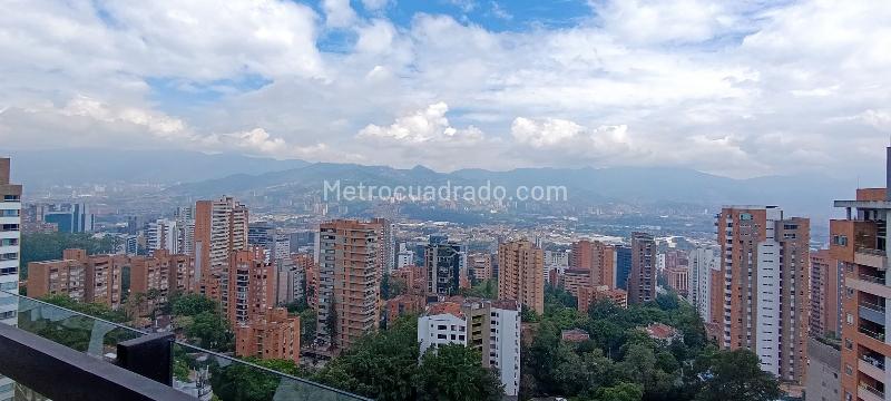 Apartamento Amoblado en Alquiler en El Poblado Loma de Los Parra - 3