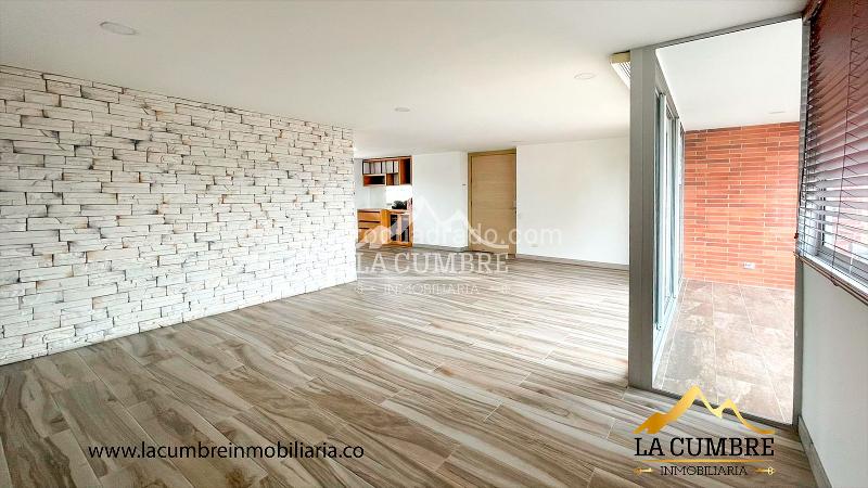 3BR Apartment with Service Room in Santa Maria de los Angeles - 4