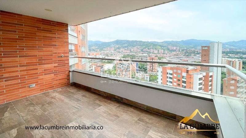 3BR Apartment with Service Room in Santa Maria de los Angeles - 5