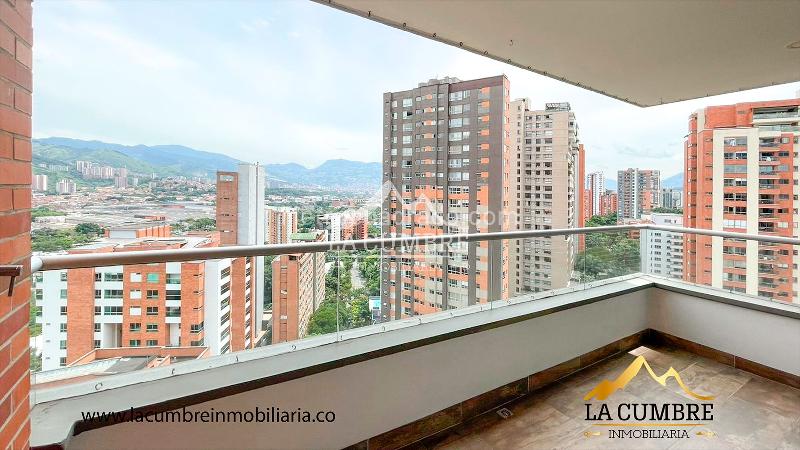 3BR Apartment with Service Room in Santa Maria de los Angeles - 6