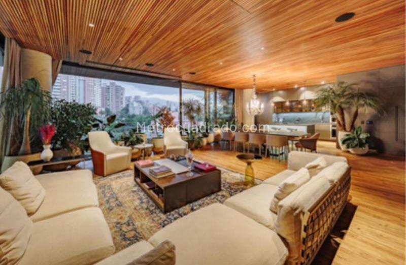 Modern 2BR Apartment in Vizcaya, El Poblado - 3