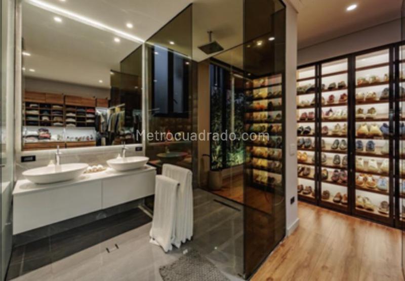 Modern 2BR Apartment in Vizcaya, El Poblado - 8