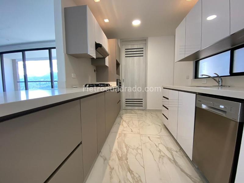 3BR Apartment for Rent with Double Covered Parking in El Poblado (Castropol) - 2