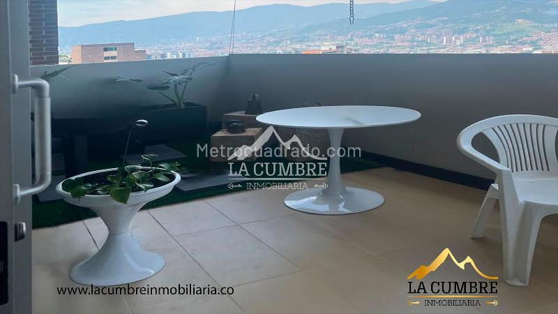 Apartamento Estilizado de 4 Alcobas en Loma de Los Parra - 5