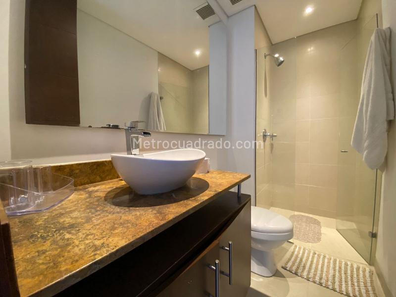 Duplex de 3 Alcobas con Doble Parqueadero Cubierto en El Tesoro (El Poblado) - 2