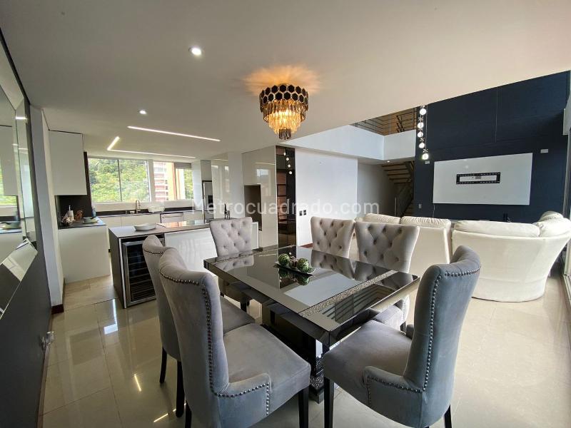 Duplex de 3 Alcobas con Doble Parqueadero Cubierto en El Tesoro (El Poblado) - 4