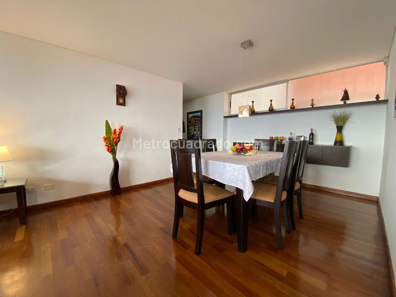 Furnished 2BR Apartment with Pool in El Poblado Los Gonzales - 6