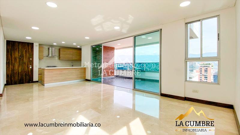 Spacious 3BR Apartment with Jacuzzi in Loma De Los Parra
