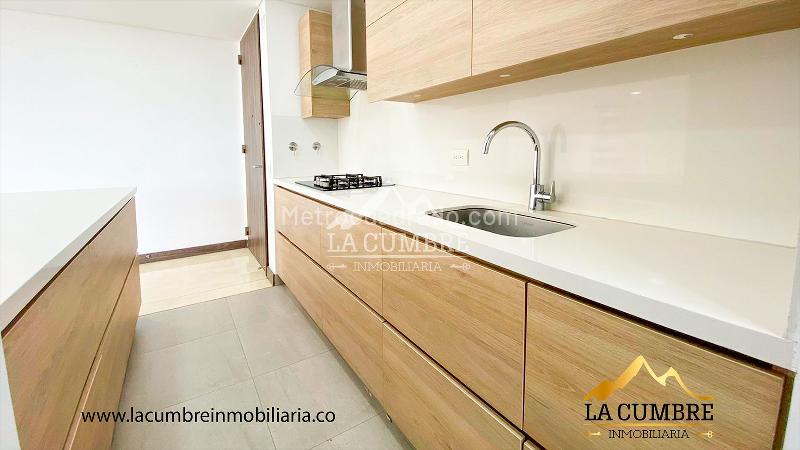Spacious 3BR Apartment with Jacuzzi in Loma De Los Parra - 6
