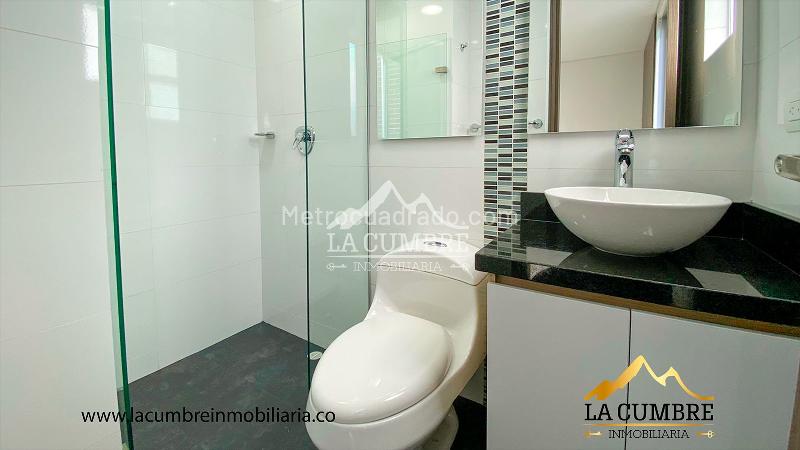 Spacious 3BR Apartment with Jacuzzi in Loma De Los Parra - 9