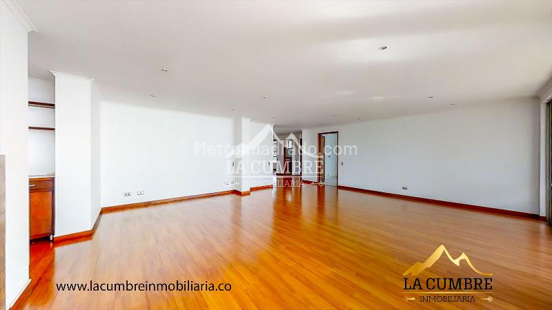 Apartamento Amplio de 3 Alcobas en La Calera, El Poblado - 3