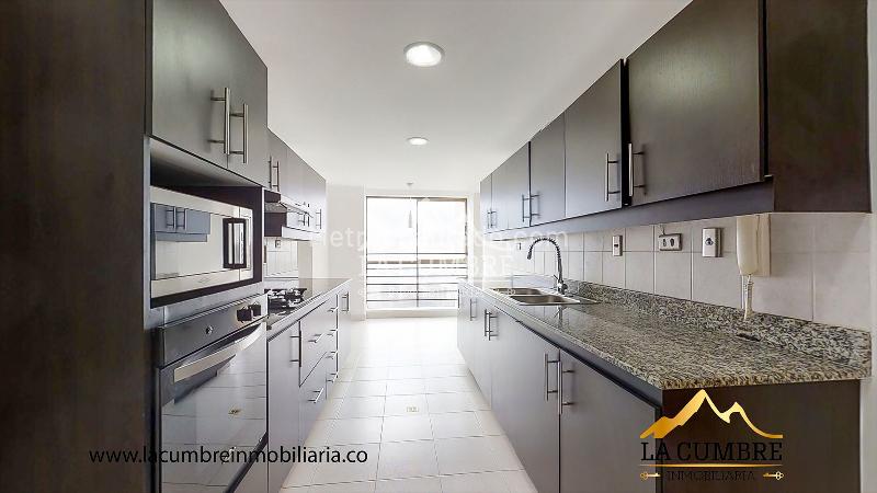 Apartamento Amplio de 3 Alcobas en La Calera, El Poblado - 5