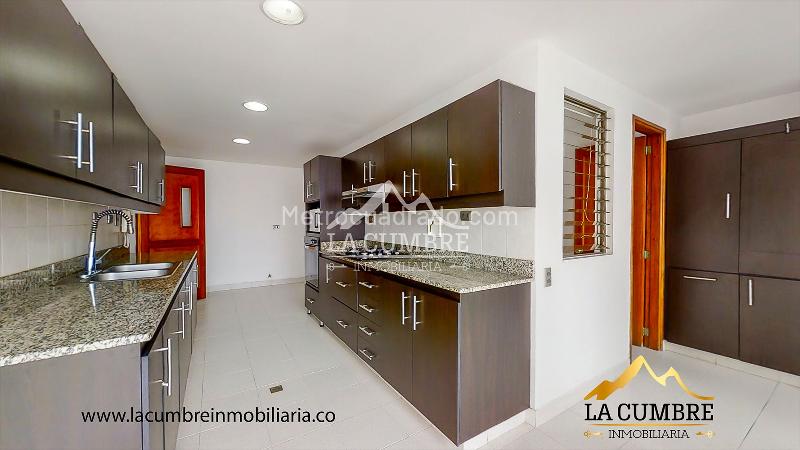 Apartamento Amplio de 3 Alcobas en La Calera, El Poblado - 6