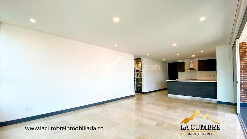 3BR Apartment with Triple Covered Parking in El Poblado Castropol