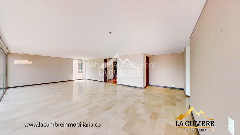 Apartamento Amplio de 3 Alcobas en La Calera - 2