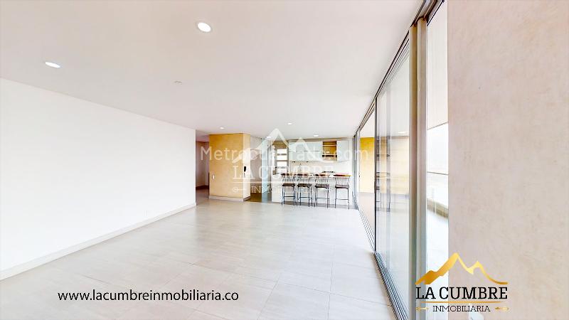 Spacious 3BR Apartment in El Poblado Castropol - 2