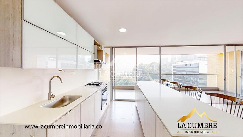 Spacious 3BR Apartment in El Poblado Castropol - 5