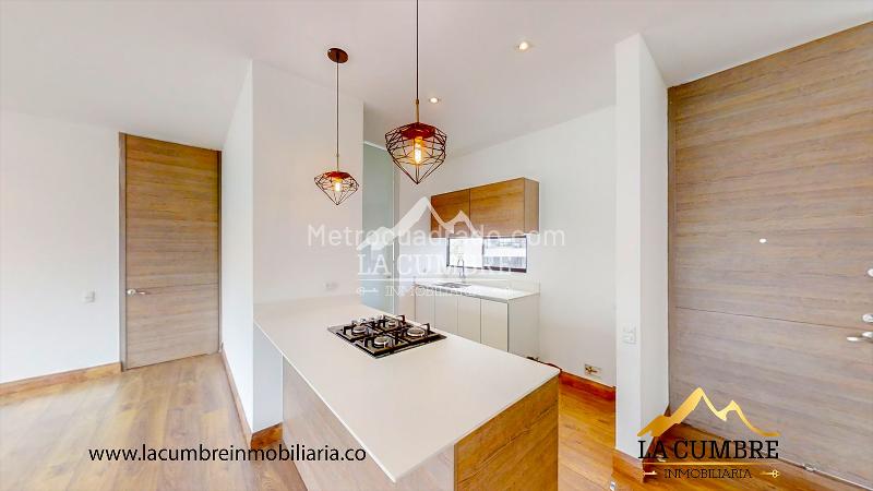 2BR Apartment for Rent with 2 Covered Parking Spaces in El Poblado (San Lucas) - 5