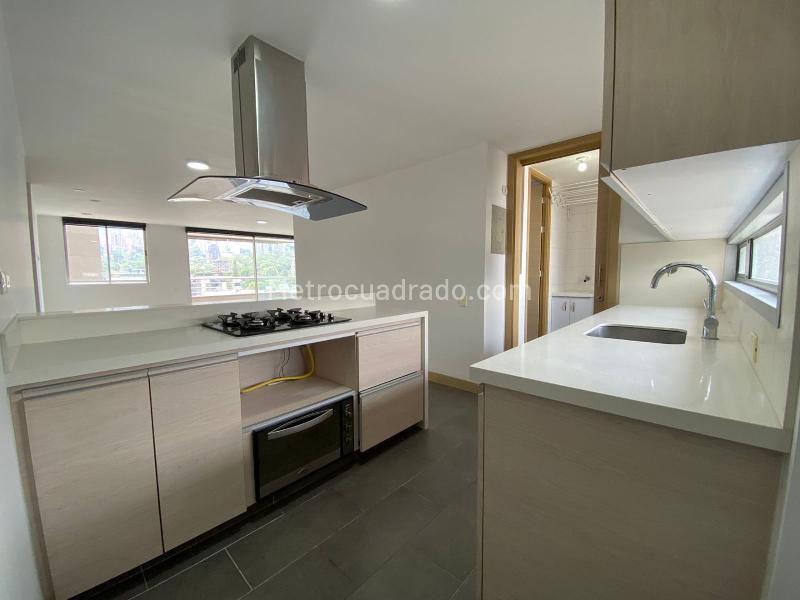 Modern 3BR Apartment with Pool in Santa Maria de Los Angeles - 4