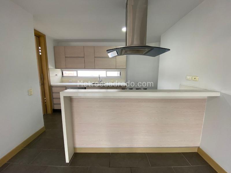 Modern 3BR Apartment with Pool in Santa Maria de Los Angeles - 6