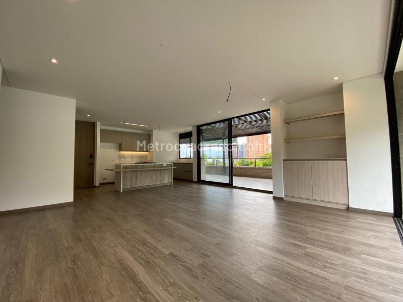 Stylish 2BR Apartment in El Poblado Los Balsos