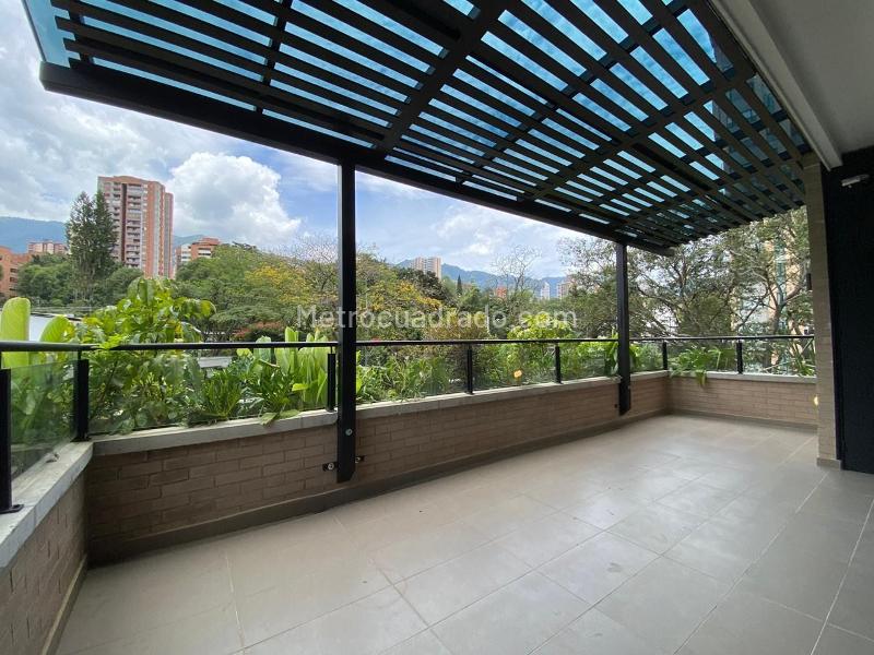 Stylish 2BR Apartment in El Poblado Los Balsos - 6