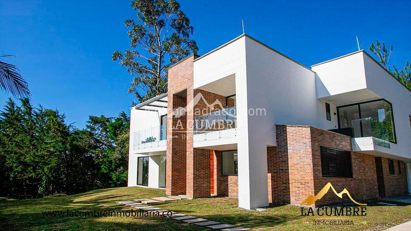 3BR House for Rent with 5 Baths in Alto de las Palmas