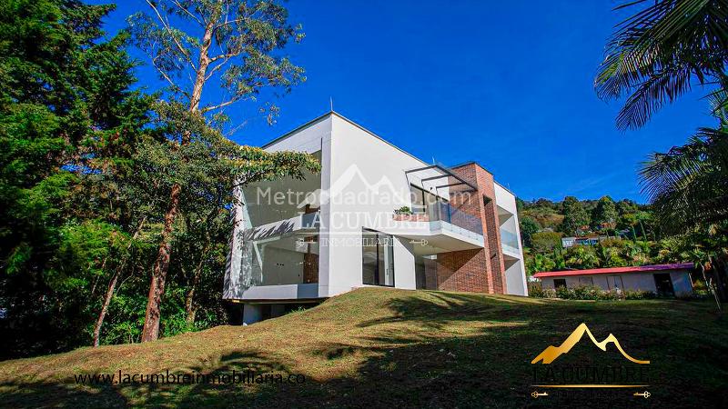 3BR House for Rent with 5 Baths in Alto de las Palmas - 2