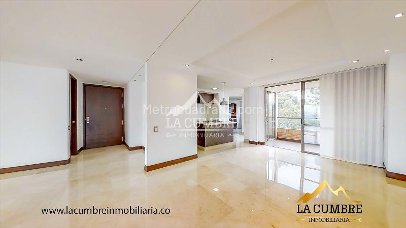 Beautiful 3BR Apartment with Green Areas in El Tesoro - 3