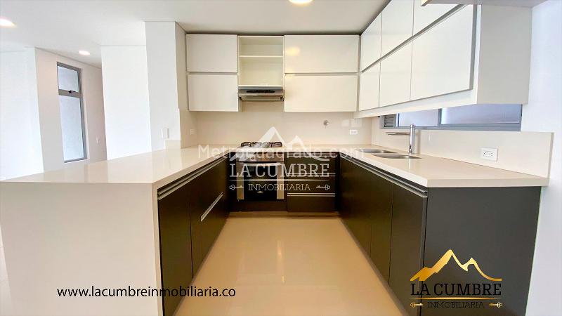 2BR Apartment for Rent with Double Covered Parking in El Poblado (Los Balsos) - 3
