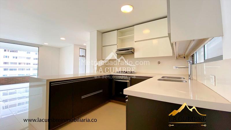 2BR Apartment for Rent with Double Covered Parking in El Poblado (Los Balsos) - 4