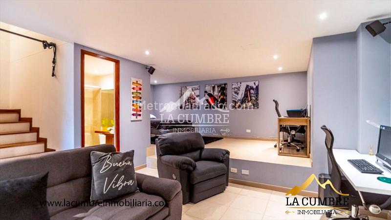 Spacious 3BR House in San Lucas, Poblado - 4