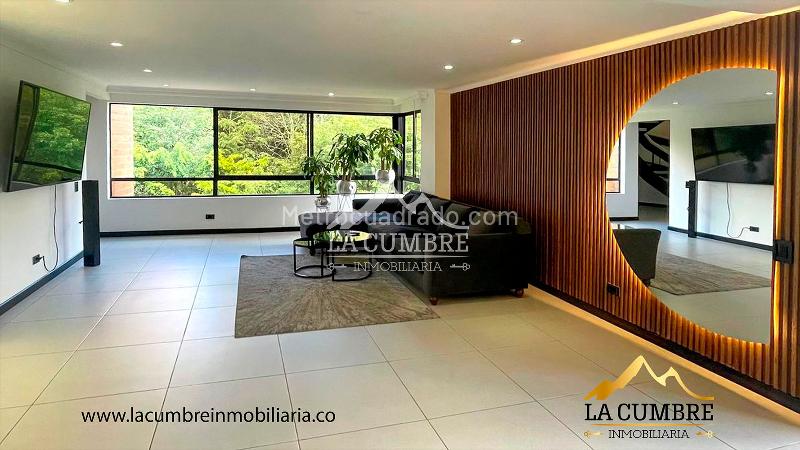 Duplex de 4 Alcobas con Vistas en El Poblado El Tesoro