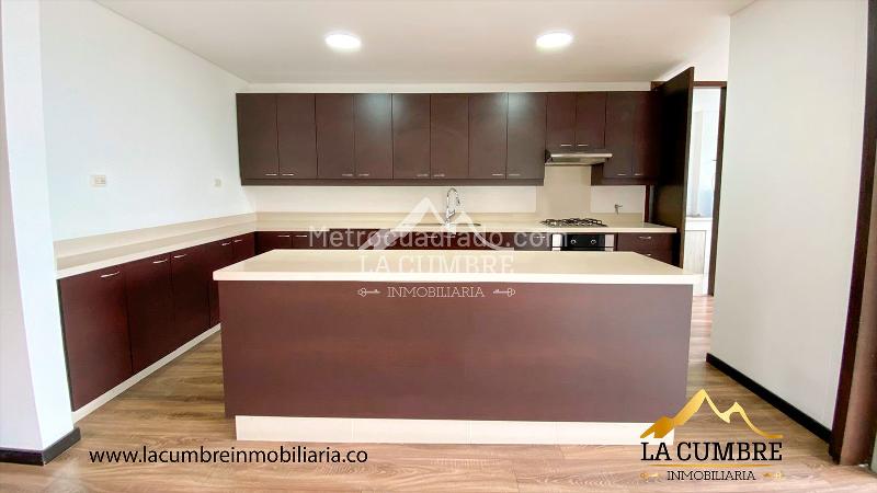Apartamento con Piscina de 3 Alcobas en San Lucas, El Poblado - 4