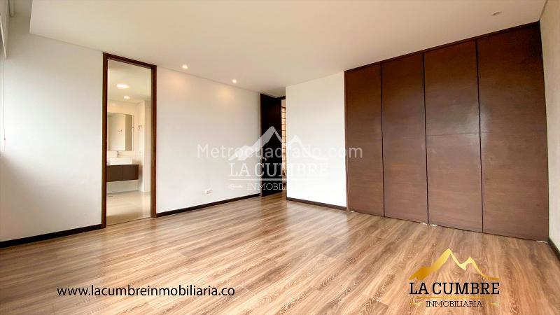Apartamento con Piscina de 3 Alcobas en San Lucas, El Poblado - 9