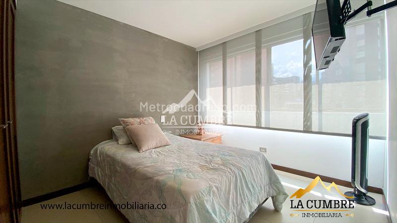 Charming 3BR Apartment in El Poblado Loma de Los Parra - 8