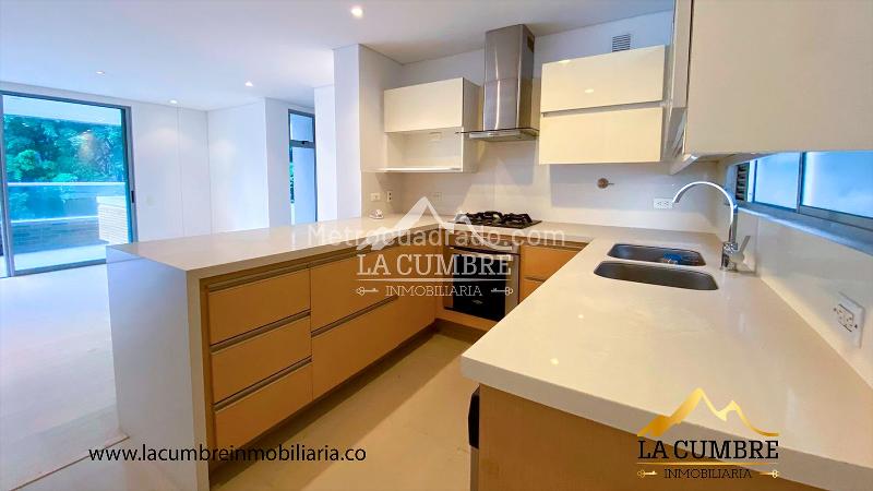 2BR Apartment with Double Covered Parking in Los Balsos, El Poblado - 6
