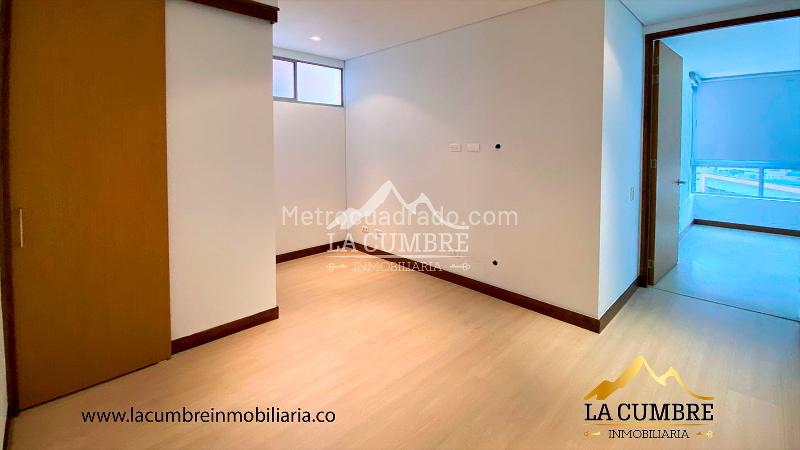 2BR Apartment with Double Covered Parking in Los Balsos, El Poblado - 9