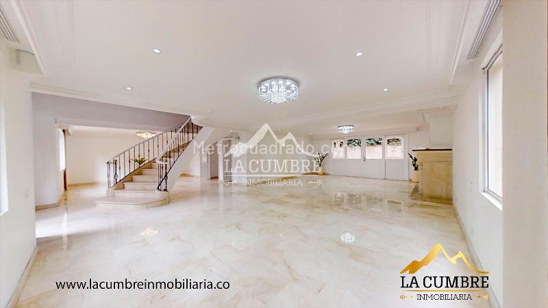 Casa de 4 Alcobas en Unidad Cerrada en El Poblado San Lucas - 2