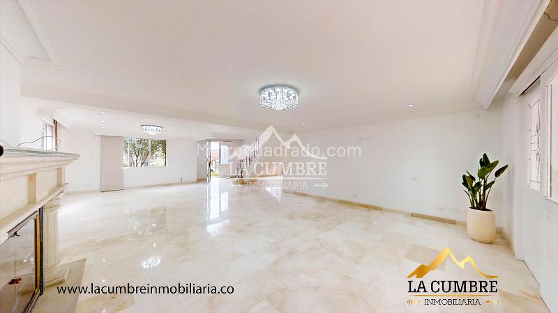 Casa de 4 Alcobas en Unidad Cerrada en El Poblado San Lucas - 3