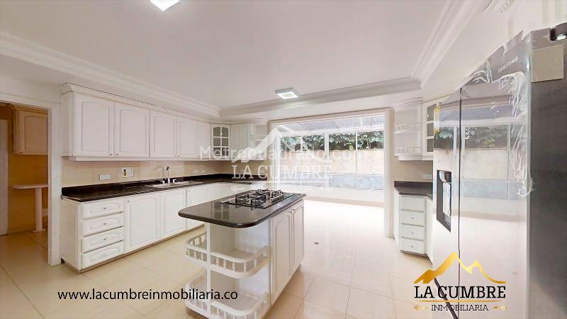 Casa de 4 Alcobas en Unidad Cerrada en El Poblado San Lucas - 6